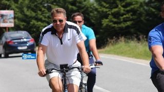 Klaus Iohannis, cu bicicleta la sfarsit de saptamana. Unde a fost fotografiat presedintele Romaniei