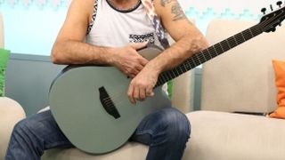 Cantaret cunoscut, retinut 30 de zile pentru trafic de persoane