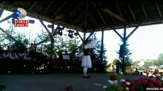 Primele imagini cu Pomohaci dupa ce a fost caterisit! In mijlocul scandalului sexual, parintele a venit sa tina un concert la Jina. Cum a fost primit dupa ce a fost exclus din Biserica