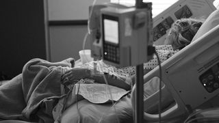 Medicii i-au spus sa isi lase sotia sa moara, pentru ca nu mai are nicio sansa de supravietuire. Dupa 6 ani, ceva miraculos s-a intamplat