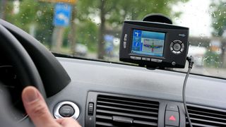 Barbat din Prahova, judecat pentru atentat la siguranta nationala pentru ca si-a spionat iubita