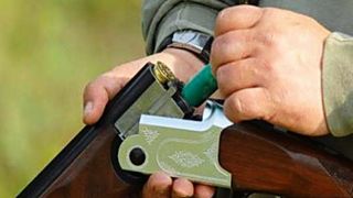 Politist din Hunedoara, impuscat de un braconier pe Valea Muresului