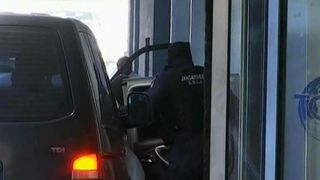 Furt si camatarie, taman la jandarmerie. Mai multi ofiteri au fost ridicati astazi de la sediul central de procurorii DIICOT. Acuzatiile sunt extrem de grave!