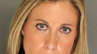 Profesoara Laura a intretinut relatii intime cu cel putin 4 elevi. "Sotul meu nu vrea sa intretinem relatii intime", se disculpa femeia de 31 de ani