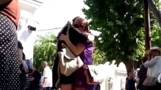 Primele imagini de la inmormantarea fiicei lui Marius Teicu! Mama Patriciei plange fara incetare! Vedete si apropiati ai tinerei vin sa-si ia ramas bun