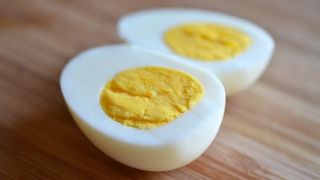 S-a aflat cauza mortii unui cunoscut cantaret: S-a inecat cu un ou