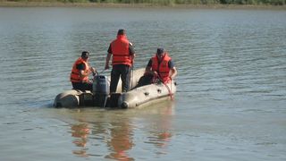Corpurile a doi barbati au fost gasite plutind pe raul Prut, in dreptul localitatii iesene Golaesti