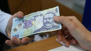 Doi profesori de la un colegiu din Ploiesti, cercetati pentru ca ar fi primit bani pentru a promova elevi corigenti