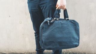 Motivul bizar pentru care un barbat transporta doua brate umane in valiza. Politistii au fost chemati de urgenta la fata locului