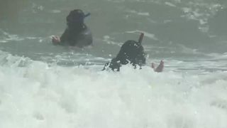 Barbatul disparut in mare la Jupiter a fost gasit mort. El intrase in apa sa isi faca o fotografie si a fost luat de curenti