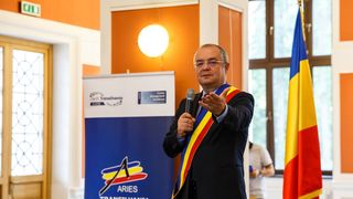 Emil Boc l-a amendat pentru starea imobilului