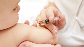 Legea vaccinarii mai asteapta: Guvernul a trimis-o in parlament