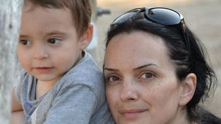 Magda Vasiliu asteapta cu sufletul la gura decizia Ministerului Sanatatii! Ce se va intampla cu baietelul ei, bolnav de cancer?