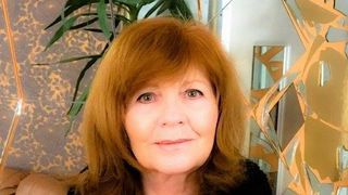 Vaduva lui Cornel Patrichi o pune la punct pe Carmen Dan, ministrul de Interne care sustine mentinerea pensiilor speciale de mii de euro: „Nu decizi tu, Carmen Dan, cine e special! Ma simt fraiera, batjocorita, hartuita!”