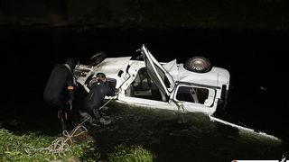 Trei morti, printre care si o fetita de 8 ani, si cinci raniti in Bucuresti, dupa ce un microbuz s-a rasturnat in Dambovita