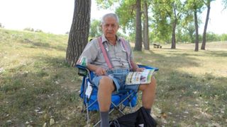 Trupul unui barbat de 82 de ani, descoperit in stare de putrefactie intr-un lift. A apasat butonul de alarma de 2 ori, insa nimeni nu a mers sa-l salveze