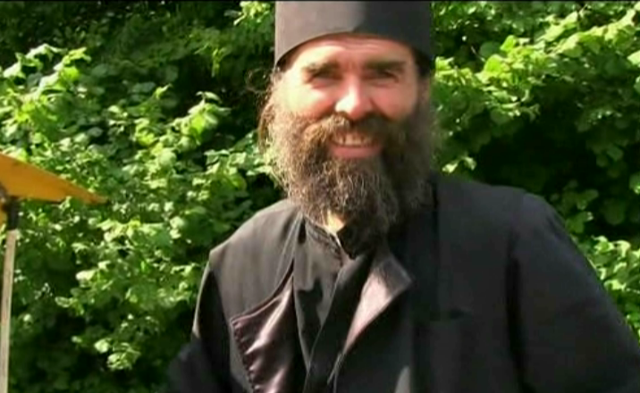 Afaceri la poarta manastirii! Acest calugar face bani frumosi de pe urma icoanelor cumparate de pe internet