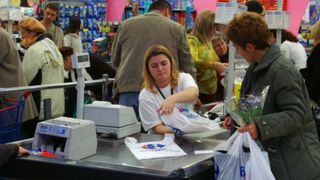 Hipermarketurile se muta la iesirea din oras. Ce parere au oamenii despre asta