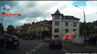 Politistii au crezut ca e bolnav, dar adevarul era altul. Un barbat de 65 de ani a lovit sase masini si a facut prapad in Cluj