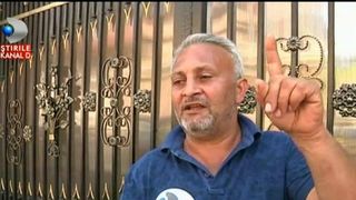 Parca ar fi in suburbiile Mexicului. Clanurile de romi din Lujoj s-au rafuit de doua ori in patru zile. Imaginile sunt extrem de violente