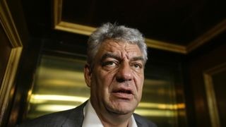 Mihai Tudose are timbre de 30.000 euro! Premierul are o colectie filatelica spectaculoasa