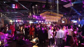 Umilinta pentru un milionar roman, la Mamaia. Motivul pentru care nu a fost primit la niciun club de fite