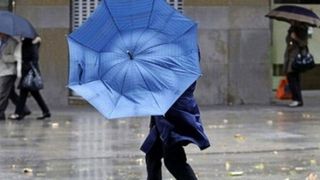 Canicula in Bucuresti si in cea mai mare parte a tarii. In vestul si in nord-vestul tarii vin ploi si vijelii in noaptea de duminica spre luni