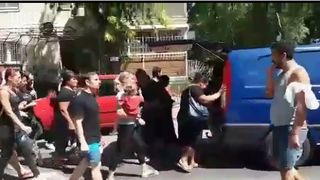 A inceput inmormantarea femeii sinucigase de la Branesti si a celor trei fetite. Trupul neinsufletit al mamei, depus separat la capela