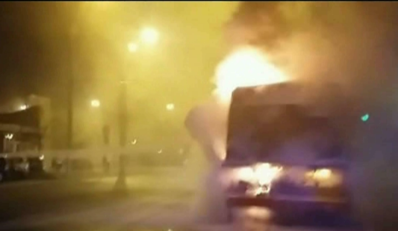 Panica la Galati! Un autobuz a luat foc la scurt timp dupa ce a plecat din statie