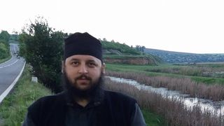 Parintele Efrem Bandarica in aprilie, inainte sa se apuce de dieta