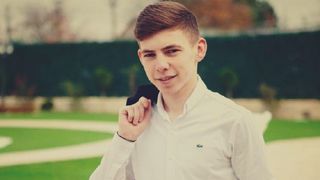 Ce a aparut pe pagina de Facebook a tanarului de 18 ani ucis pentru ca a fost confundat cu alta persoana!