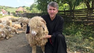 Cristian Pomohaci in aceasta luna, imbracat in aceeasi reverenda