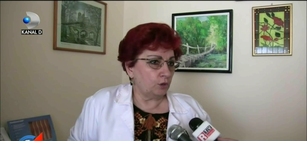 Imagini nebune din Suceava. O femeie a fost stransa de gat de un medic, dupa ce a intrat in cabinet fara sa bata la usa