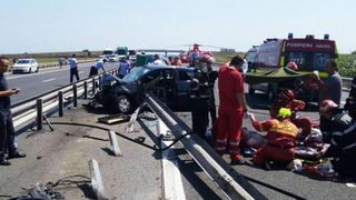 O soferita fara permis a ranit patru persoane si a fugit de la locul accidentului. Mesajul pe care l-a postat apoi pe Facebook: "Ma iubesc maxim! Si masina este un fier. Curand din nou la volan!"