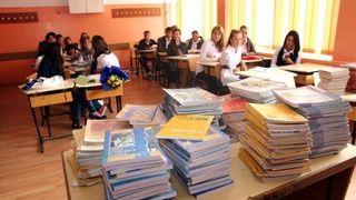 Copiii din clasa a 5-a vor invata in primele opt saptamani dupa un ghid care va ingloba toate materiile la care nu exista manual
