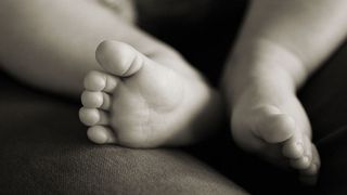 Tragedie intr-o familie din Romania! Toti copiii le mor cand sunt mici!