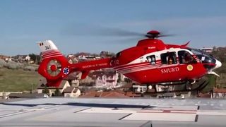 Turista cazuta intr-o zona periculoasa a Masivului Fagaras. Un elicopter SMURD este pregatit sa intervina pentru salvarea femeii