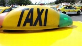 Accident groaznic in Constanta. Un taximetrist si-a pierdut viata dupa ce a intrat cu masina intr-un copac