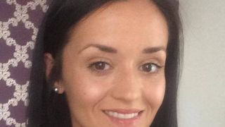 Pare o tanara obisnuita, insa habar n-ai ce se ascunde in spatele acestei imagini! Doamne, ce destin crunt!