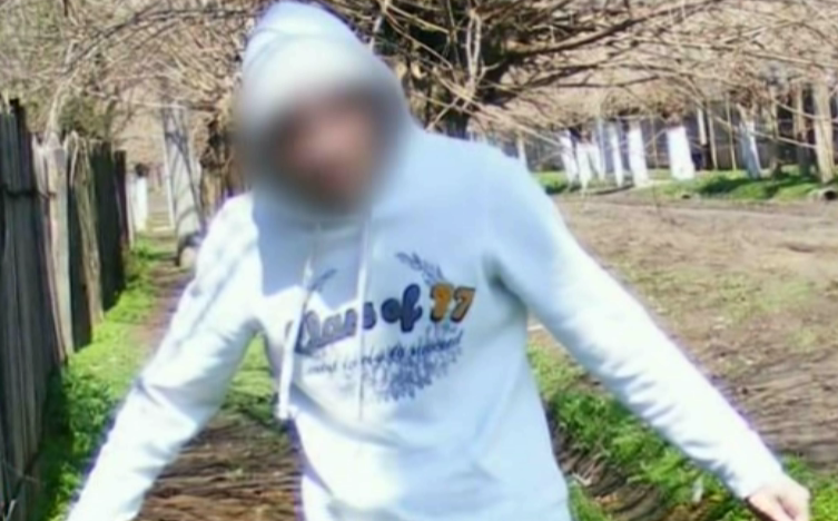 Detalii socante in cazul fetitei de 12 ani, pusa sa isi ucida parintii de un tanar cunoscut pe internet: "As zice sa incepi cu mama ta"