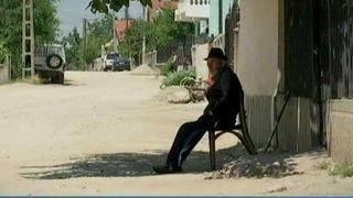 Locul din Romania unde oamenii isi asteapta sfarsitul pentru ca nu au spital: "Eu astept moartea. Poti sa mori pe drum"
