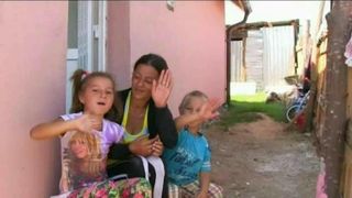 Au fost dati afara din casa si au trait luni intregi de chin! Acum, viata lor s-a schimbat total