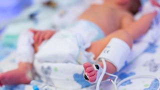 Cifra socanta! 600 de bebelusi cu afectiuni grave sunt condamnati la moarte, in Romania! Nu exista medici care sa ii opereze