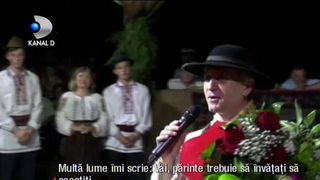 "Eu nu stiu ce vrea sa faca BOR cu oamenii astia, in satul asta, un razboi?! " Pomohaci a renuntat la sutana, dar nu si la faima! Colinda tara-n lung si-n lat iar reactiile oamenilor sunt impartite