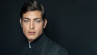 Fiul fotbalistului Ilie Dumitrescu, asemanat cu Jude Law: In filmul "Un pas in urma serafimilor&rdquo; fac de departe cel mai important rol al meu