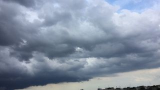 Ploi torentiale si grindina, pana luni. Care sunt zonele afectate