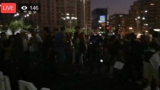 Peste 100 de persoane protesteaza in Piata Victoriei fata de retragerea Rosiei Montane de pe lista UNESCO
