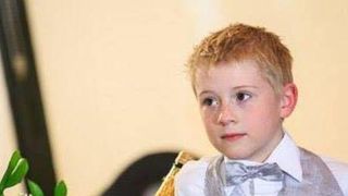 Copil de 10 ani, ucis de un frigider defect. Mama si sora lui au fost gasite inconstiente