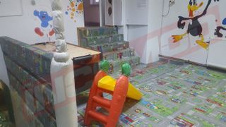 Acesta este spatiul de joaca unde a murit o fetita de sapte ani. Se juca "De-a v-ati ascunselea si nu a mai iesit din locul unde se pitise. Cand s-a intamplat asta