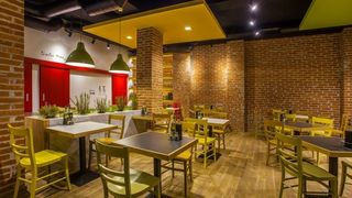 "Nu serviti tigani si romani": Un mesaj atribuit conducerii unui restaurant fast-food din Spania starneste polemica